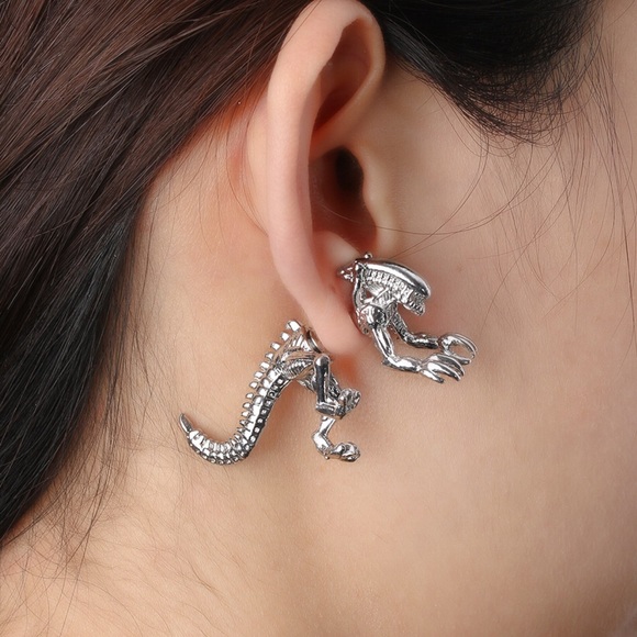 Punk Goth Alien Xenomorph Double Stud Earrings - Picture 5 of 16